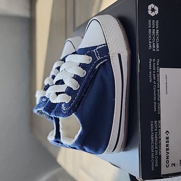 Baby Converse shoes - Picture 2 of 4